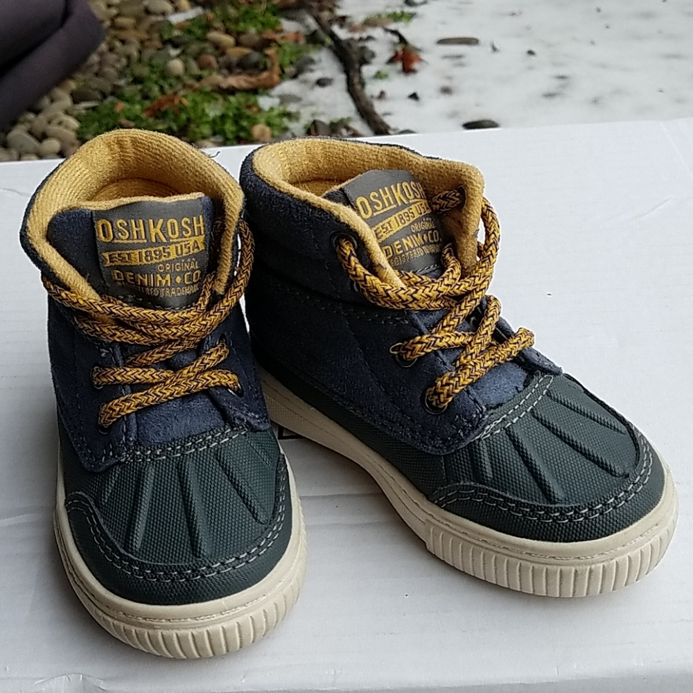 Authentic OshKosh Bgosh Boy Winter/Rain Boots US 5